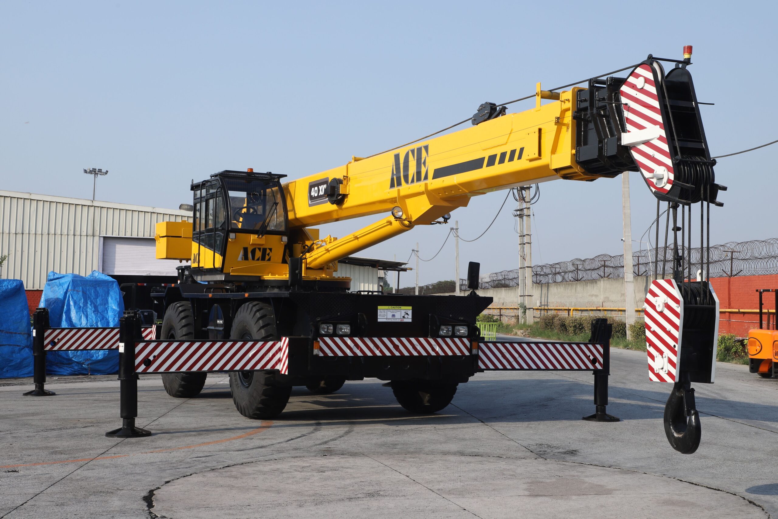 Crane, self-propelled